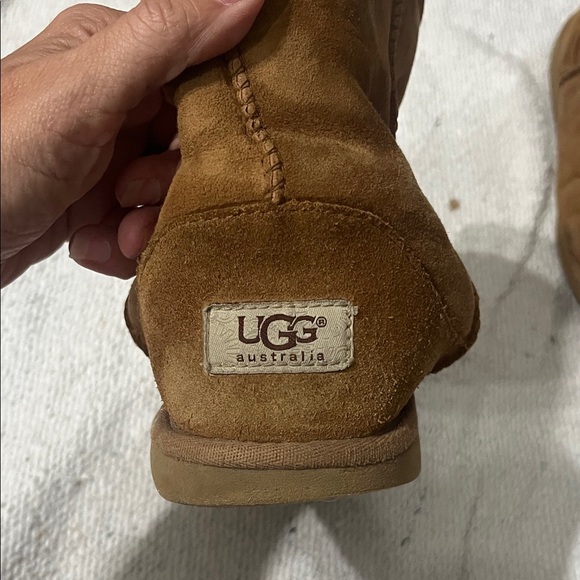 UGG Kids Boots in Brown and Cream - Picture 2 of 10